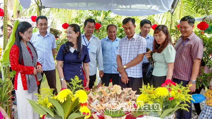 Sắc màu bánh dân gian Nam Bộ hội tụ tại Vĩnh Mỹ