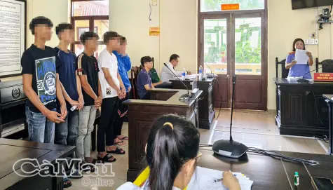 Nhóm thiếu niên mang hung khí đi chém người, lãnh án tù