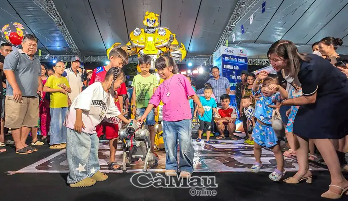 Chạm công nghệ - Mở tương lai