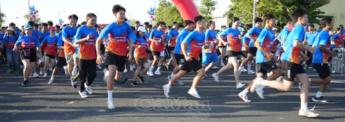 Sôi nổi Ngày chạy đồng hành chào mừng 30/4