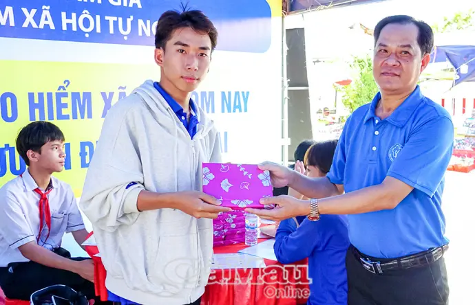 Lan toả an sinh giữa mùa Nghinh Ông