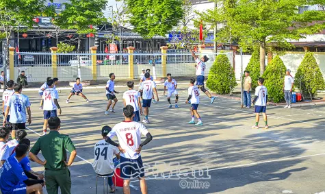 Rộn ràng hội thao lực lượng vũ trang Cà Mau chào mừng ngày Giải phóng miền Nam