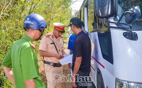 Siết chặt kỷ cương, bảo đảm an toàn giao thông dịp lễ 30/4-1/5