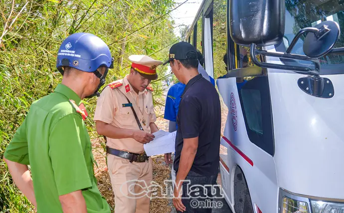 Siết chặt kỷ cương, bảo đảm an toàn giao thông dịp lễ 30/4-1/5