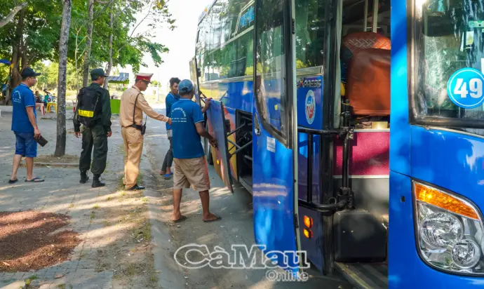 Cao điểm tuần tra, kiểm soát xe khách, xe tải