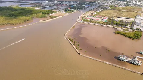 Cửa biển bồi lấp, tàu cá nằm bờ
