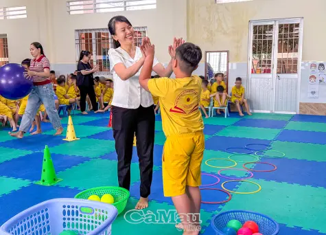 Vỗ về những giấc mơ xanh - Bài 2: Tình thương thầm lặng của người mẹ thứ hai