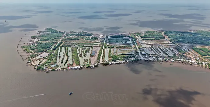 Cấp thiết đầu tư kè chắn sóng bảo vệ bờ Đông