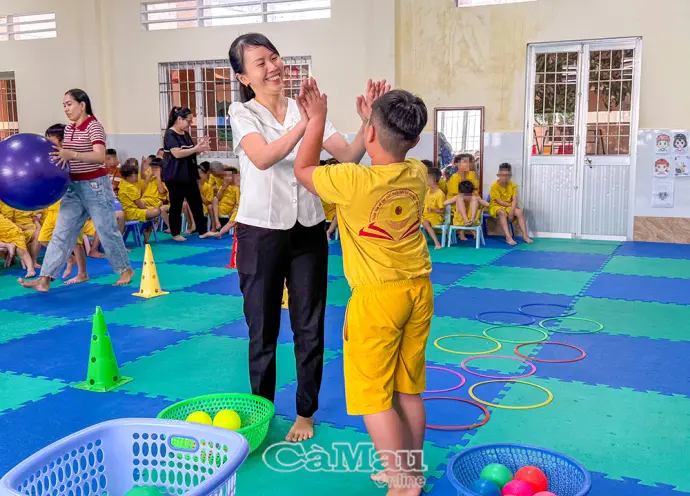 Vỗ về những giấc mơ xanh - Bài 2: Tình thương thầm lặng của người mẹ thứ hai