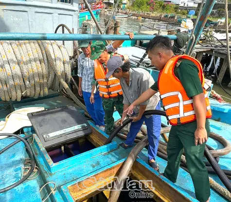 Bắt giữ tàu chở hơn 31.000 lít dầu không rõ nguồn gốc