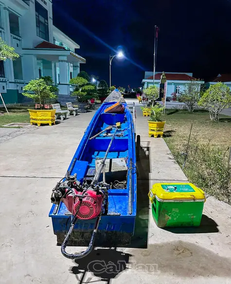 Bắt quả tang đối tượng đánh bắt tận diệt trên sông Cái Cùng