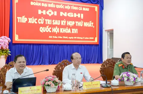 Cử tri phấn khởi trước kết quả kỳ họp thứ Nhất của Quốc hội