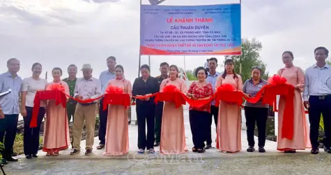 Có cầu bắc qua Kênh 7000, nhiều hộ dân xã Phong Hiệp hết cảnh luỵ đò
