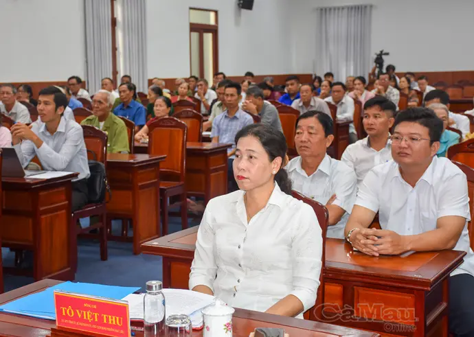 Cử tri phấn khởi trước kết quả kỳ họp thứ Nhất của Quốc hội