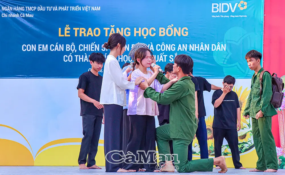 Khi lịch sử, văn học "bước ra" trang sách