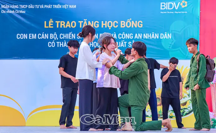 Khi lịch sử, văn học "bước ra" trang sách