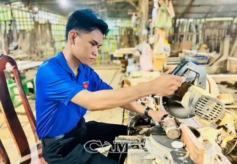 Hồ Việt Lê - Gương sáng sinh viên    