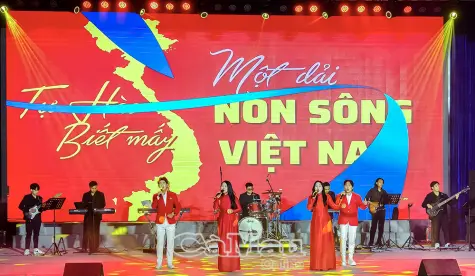 Sôi nổi Liên hoan các Câu lạc bộ - Ban nhạc tỉnh Cà Mau