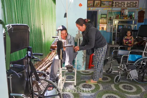 Gồng gánh giữa nghịch cảnh