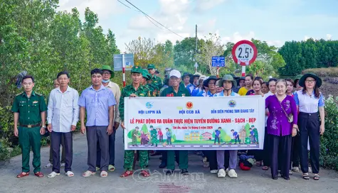 Tân Ân ra quân xây dựng hơn 7 km tuyến đường xanh - sạch - đẹp