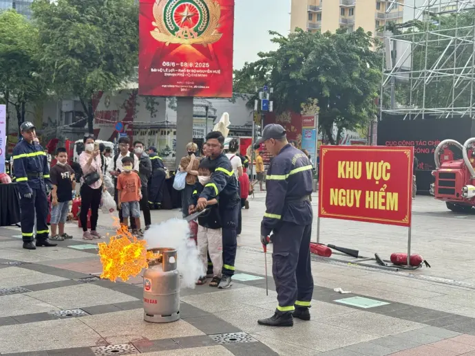 Thủ tướng yêu cầu tiếp tục cắt giảm, đơn giản hoá 4 nhóm thủ tục hành chính