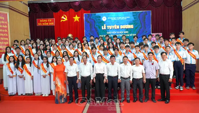 Trường THPT Đầm Dơi khẳng định vị thế giáo dục mũi nhọn
