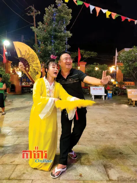 អភិរក្សសិល្បៈចំរៀងបុរាណ Triều Kịch របស់សហគមន៍ Hoa