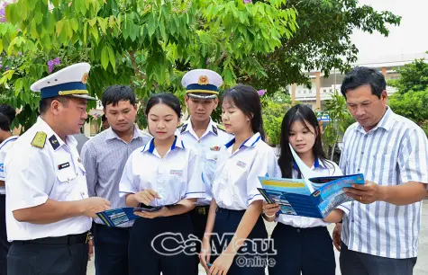 Lan toả tình yêu biển, đảo