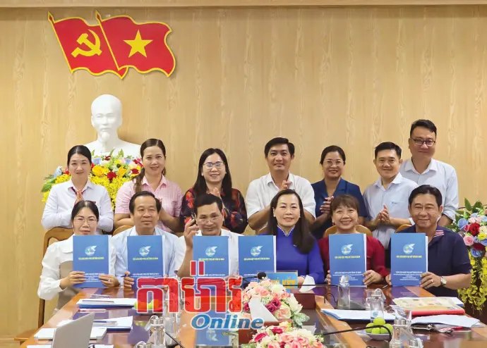 លើកកម្ពស់បំណិនឌីជីថលជូនបងប្អូននារី