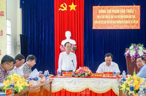 Xây dựng chính quyền cơ sở sát dân, vì dân