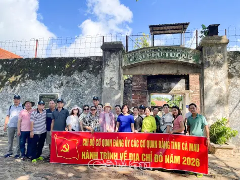 Hành trình tri ân giữa biển trời Côn Đảo