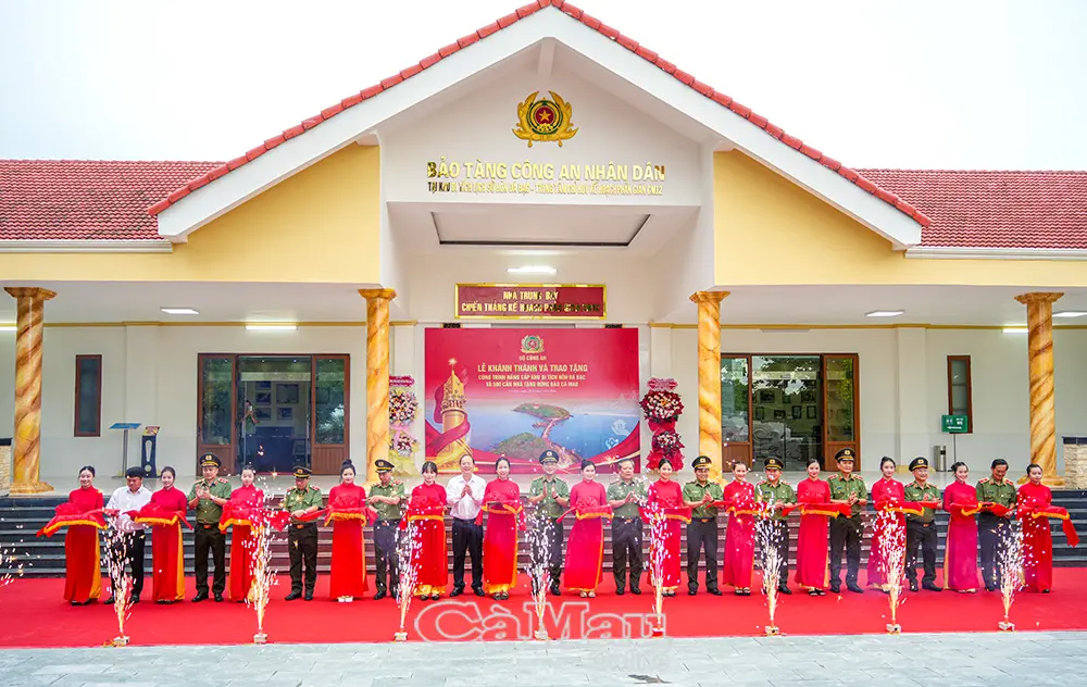 Khánh thành nâng cấp Khu di tích Hòn Đá Bạc và trao 500 mái ấm nghĩa tình