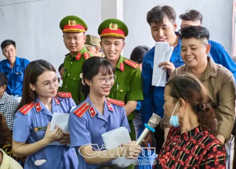 Ðồng hành cùng ngư dân tháo gỡ thẻ vàng IUU