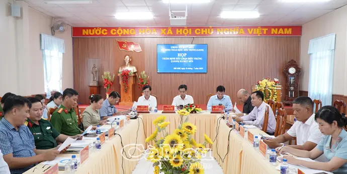Thẩm định các mẫu biểu trưng (logo) xã Đất Mũi