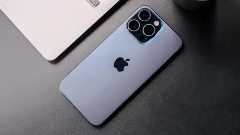 Điện thoại Android cũ khóc thét trước độ giữ giá của iPhone cũ
