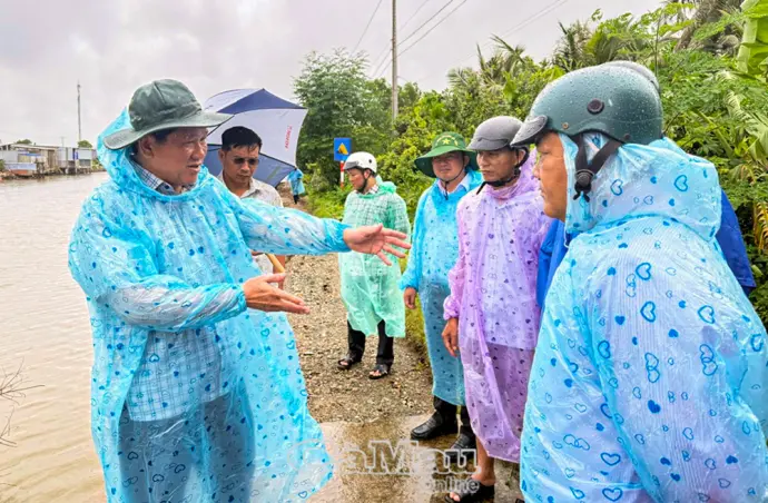 Khẩn trương khắc phục sạt lở tuyến kênh xáng Lương Thế Trân