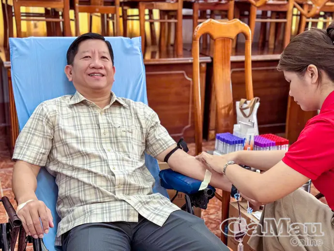 Cán bộ, người dân xã Đầm Dơi hiến 176 đơn vị máu