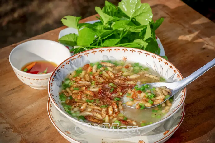 Cháo ong vò vẽ - Hương vị độc bản
