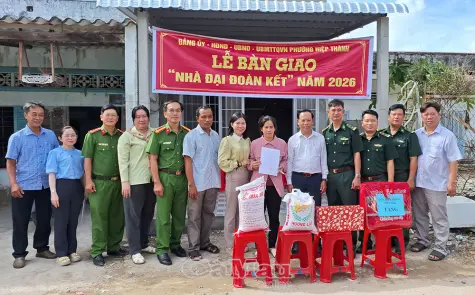 Trao mái ấm cho đồng bào Khmer khó khăn