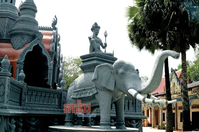 រូបសំណាកដំរី - រតនវត្ថុវប្បធម៌
