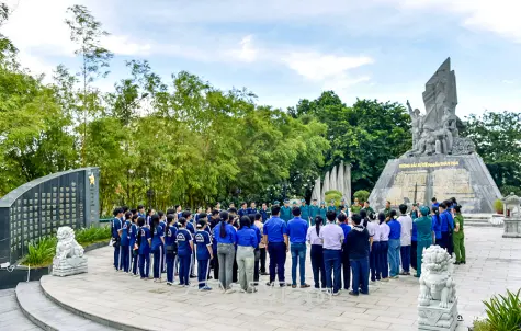 Giữ lửa trong trái tim tuổi trẻ
