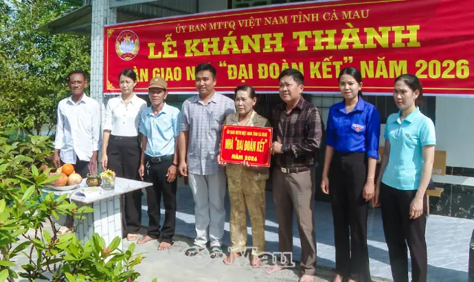 Láng Tròn hoàn thành 25 căn nhà Đại đoàn kết