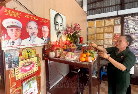 Mâm cơm dâng Bác