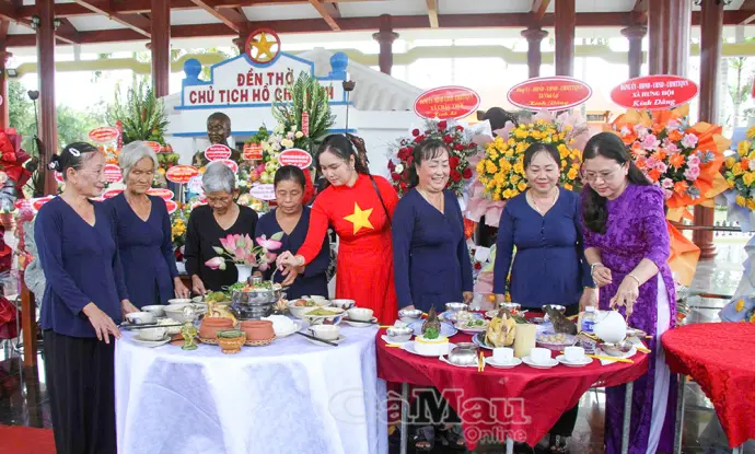 Trọn tấm lòng người Cà Mau với Bác