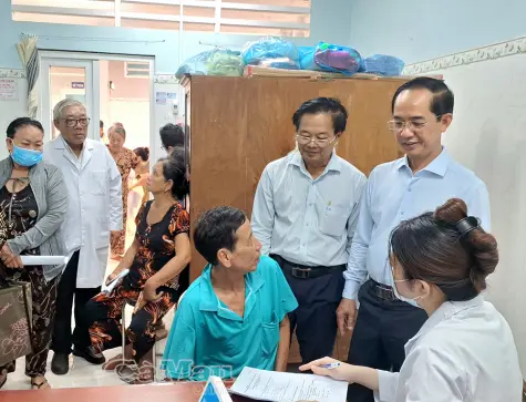 Cà Mau ra quân 45 ngày tăng tốc khám sức khoẻ 100% dân số