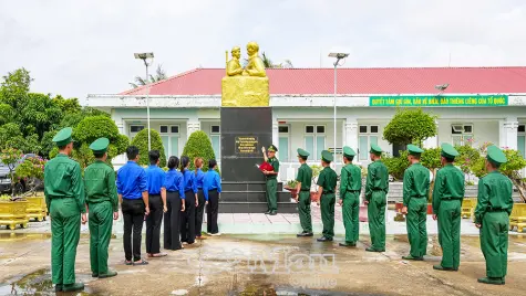 Khắc ghi lời Bác dạy, giữ bình yên biển đảo