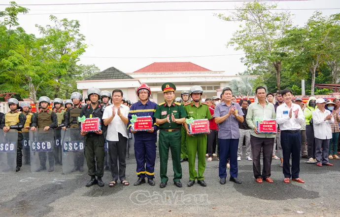 Khai mạc diễn tập chiến đấu phòng thủ xã Cái Đôi Vàm