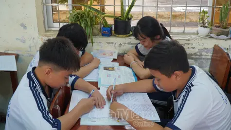 Từ tủ sách dùng chung đến học liệu số