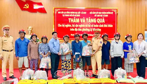 Nghĩa tình quê hương gửi đến bà con khó khăn