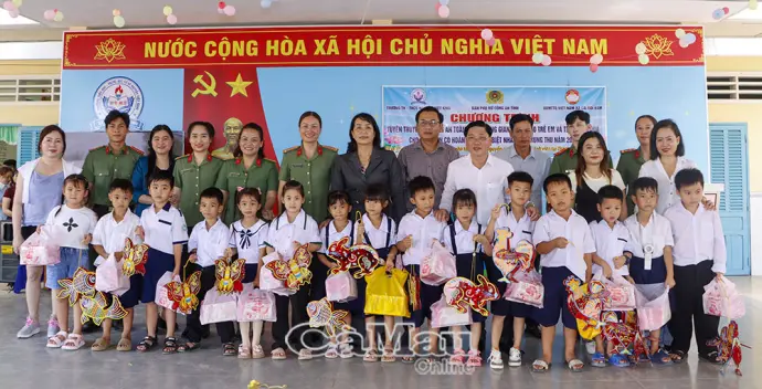 Ấm áp Trung thu, vững vàng kỹ năng số
